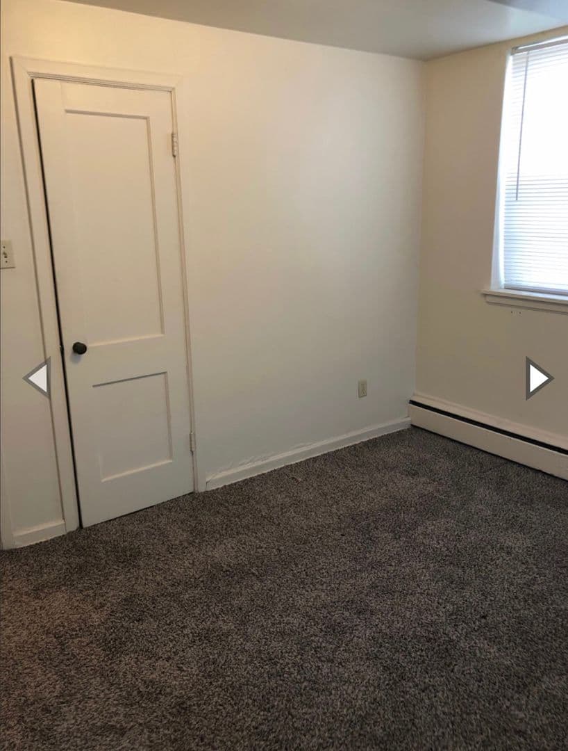 Cedar Rapids Apartment: 1300-1500 Oakland Rd NE