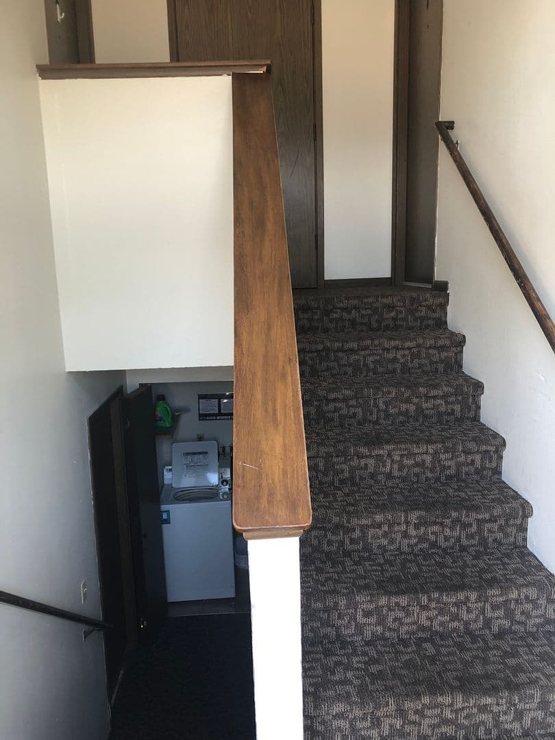 Marion Apartment: 4401 Vasey Ave