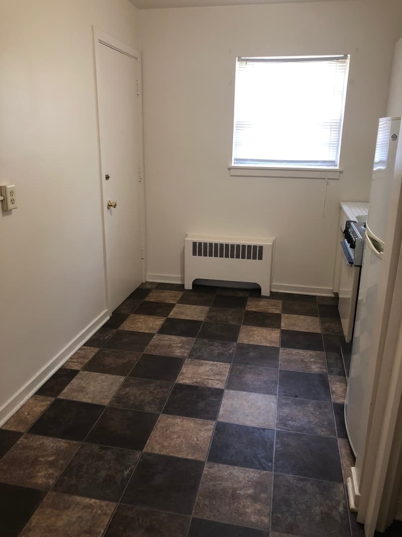 Cedar Rapids Apartment: 1300-1500 Oakland Rd NE