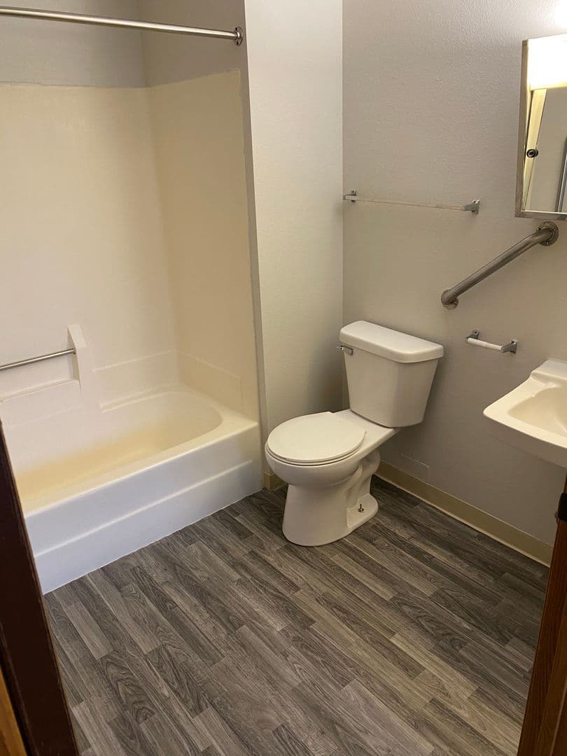 Marion Apartment: 1450-1540 44th St