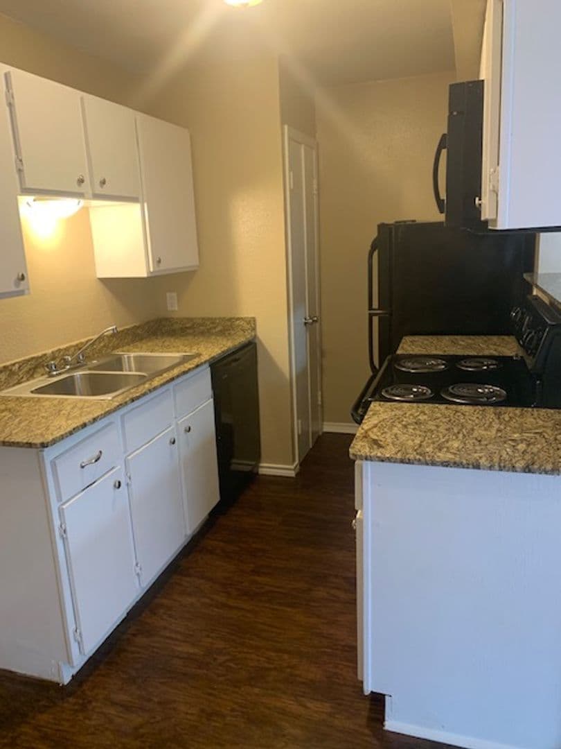Tyler Apartment: 2400 Shiloh Rd