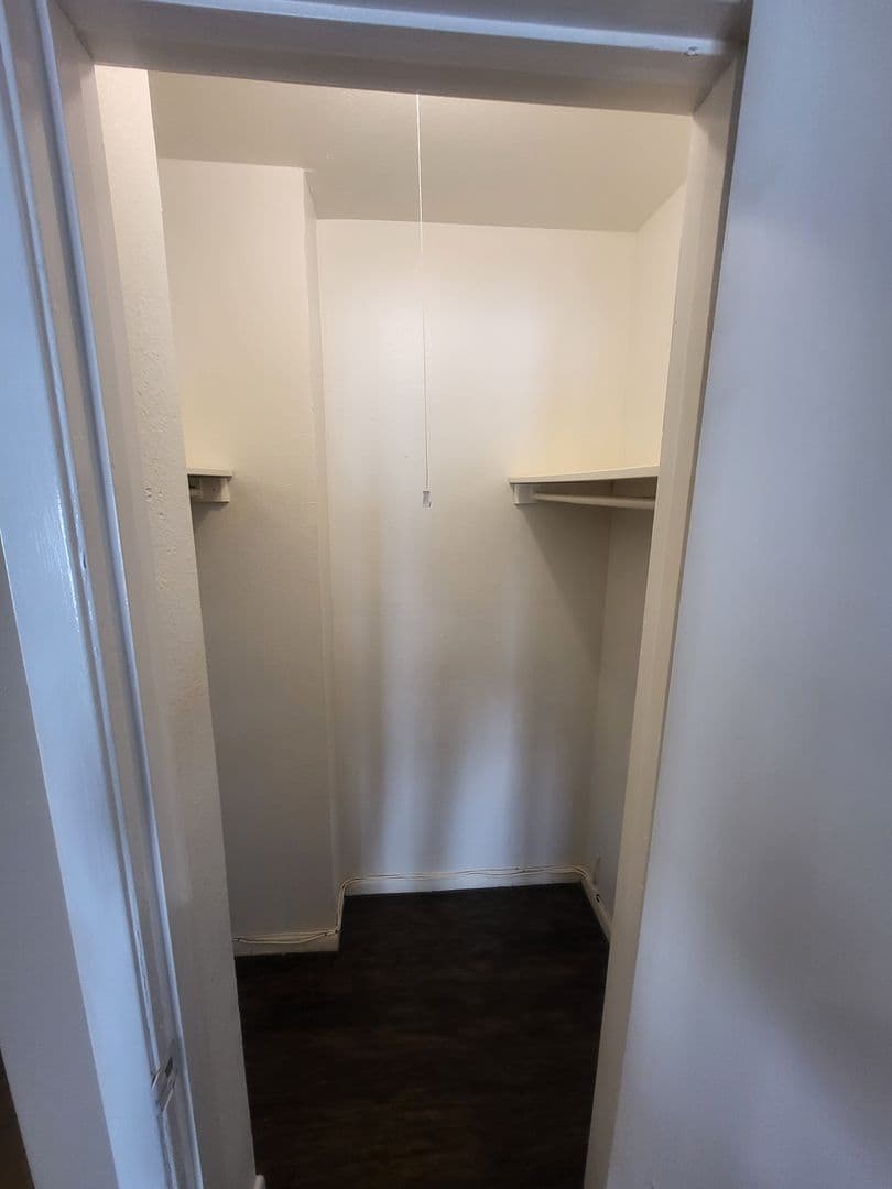Tyler Apartment: 501 E. Houston St.