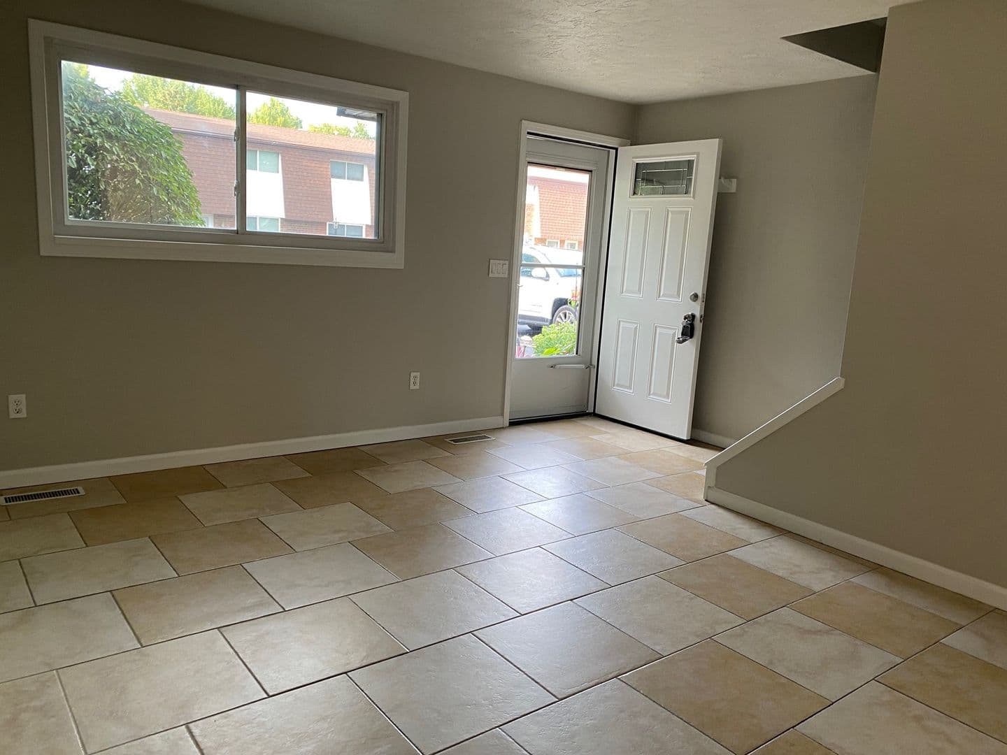 Avon House: 2581 Shakespeare Ln