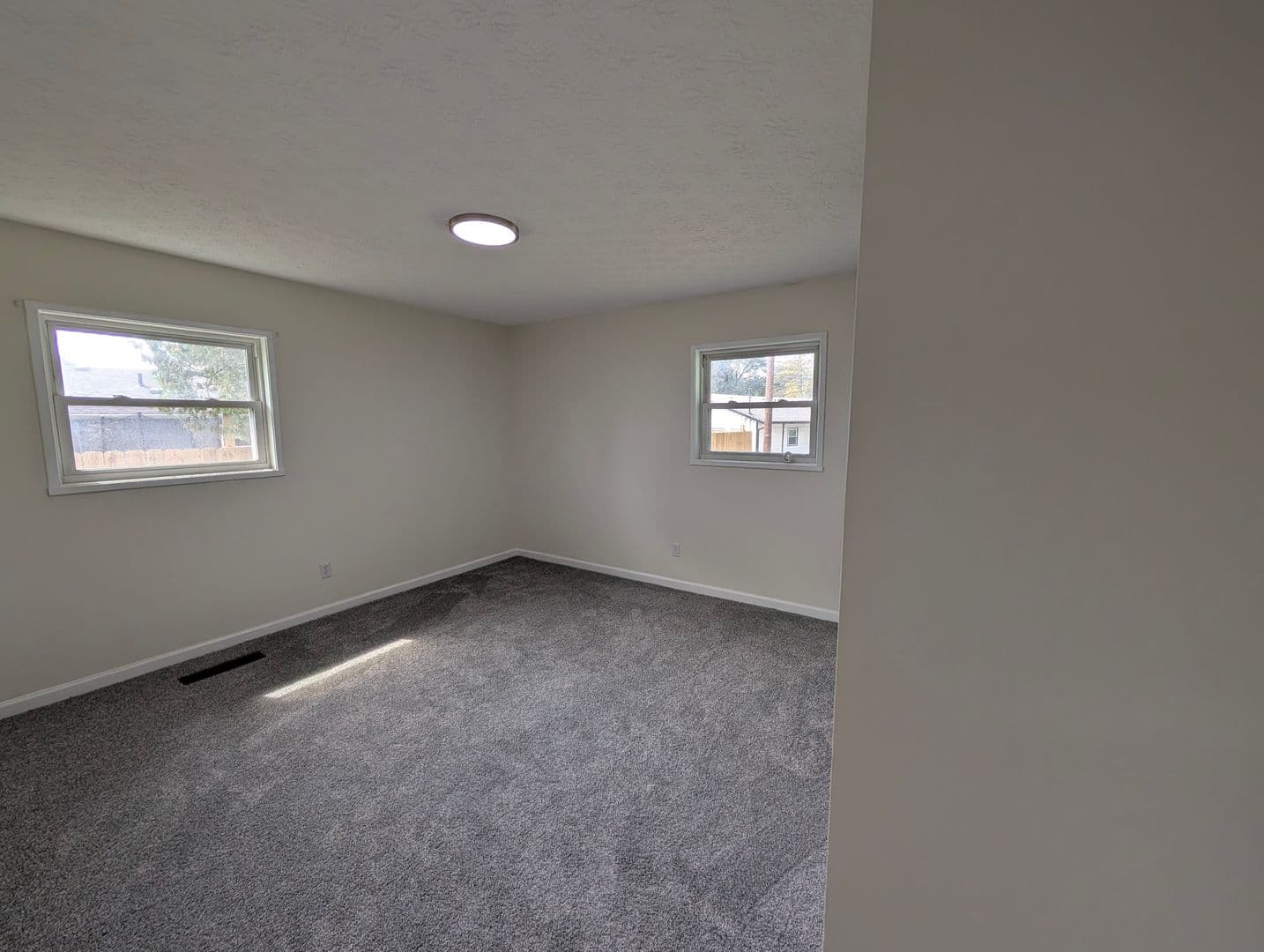 Reynoldsburg House: 1055 Cottingham Road
