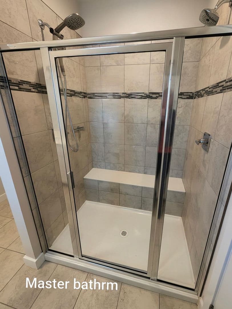 Avon House: 1470 Caymus Ct