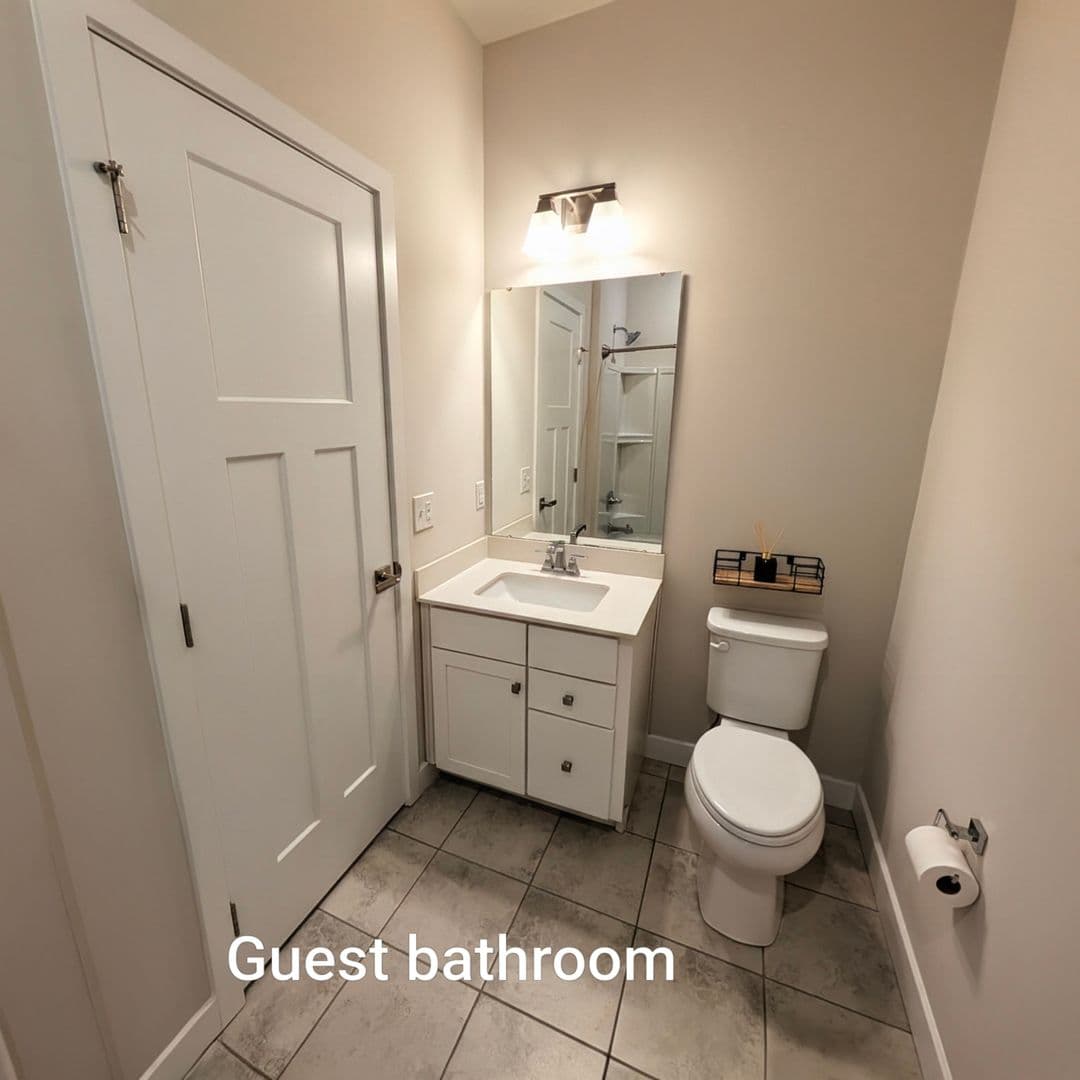 Avon House: 1470 Caymus Ct