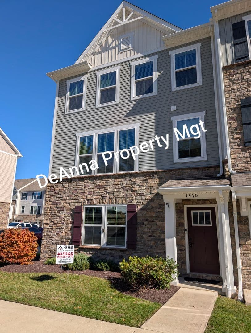 Avon House: 1470 Caymus Ct
