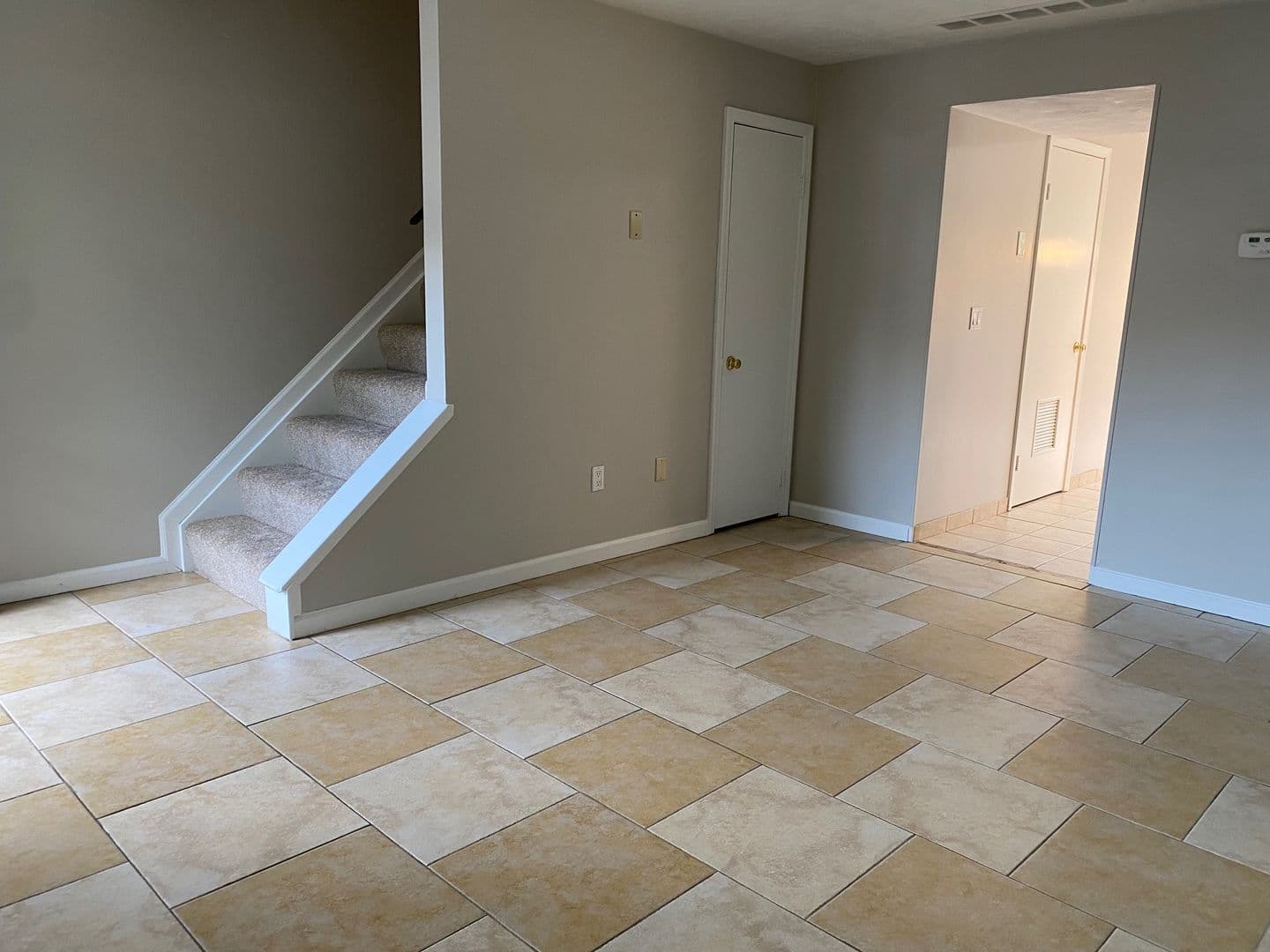 Avon House: 2581 Shakespeare Ln
