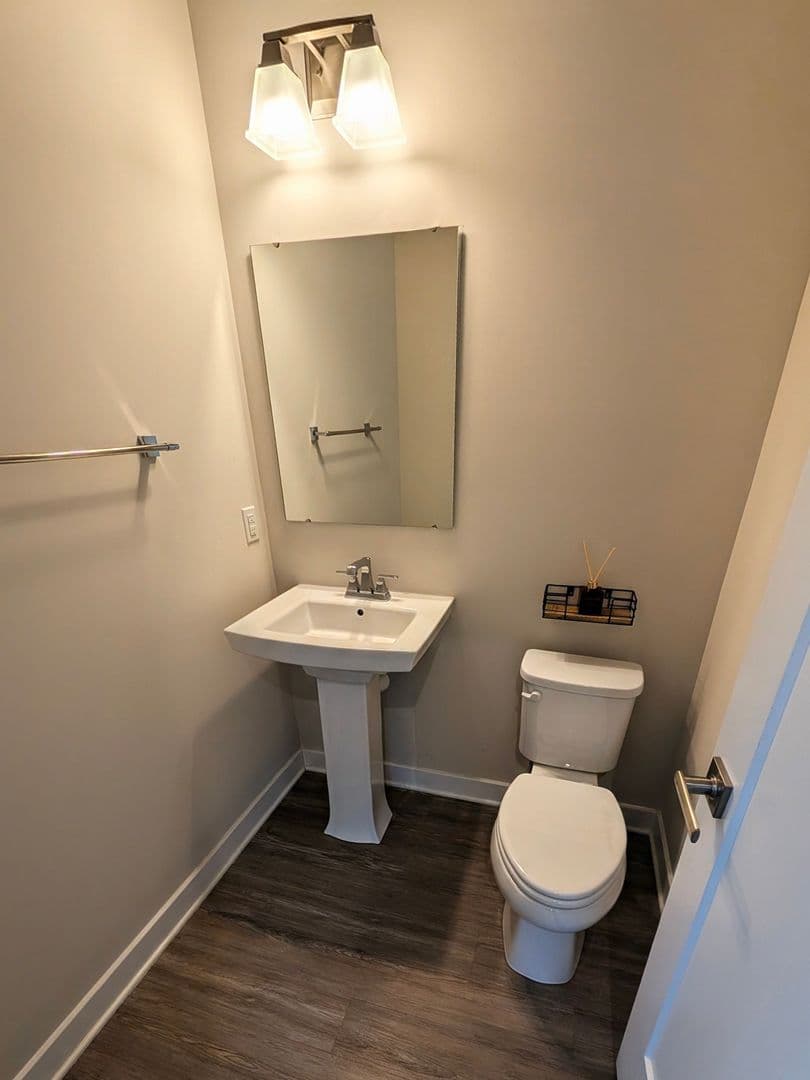 Avon House: 1470 Caymus Ct