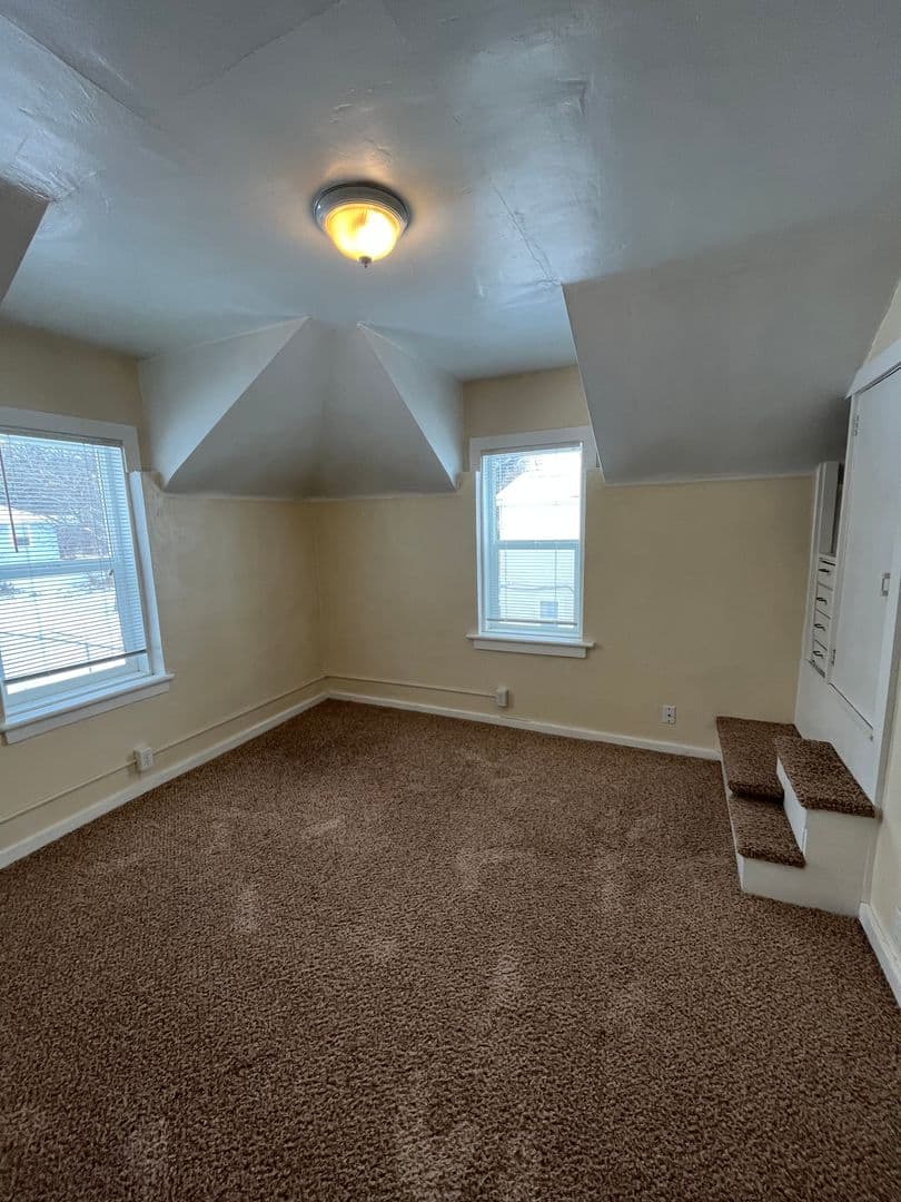 Billings House: 3045 Poly Dr