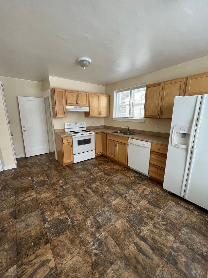 Billings House: 3045 Poly Dr