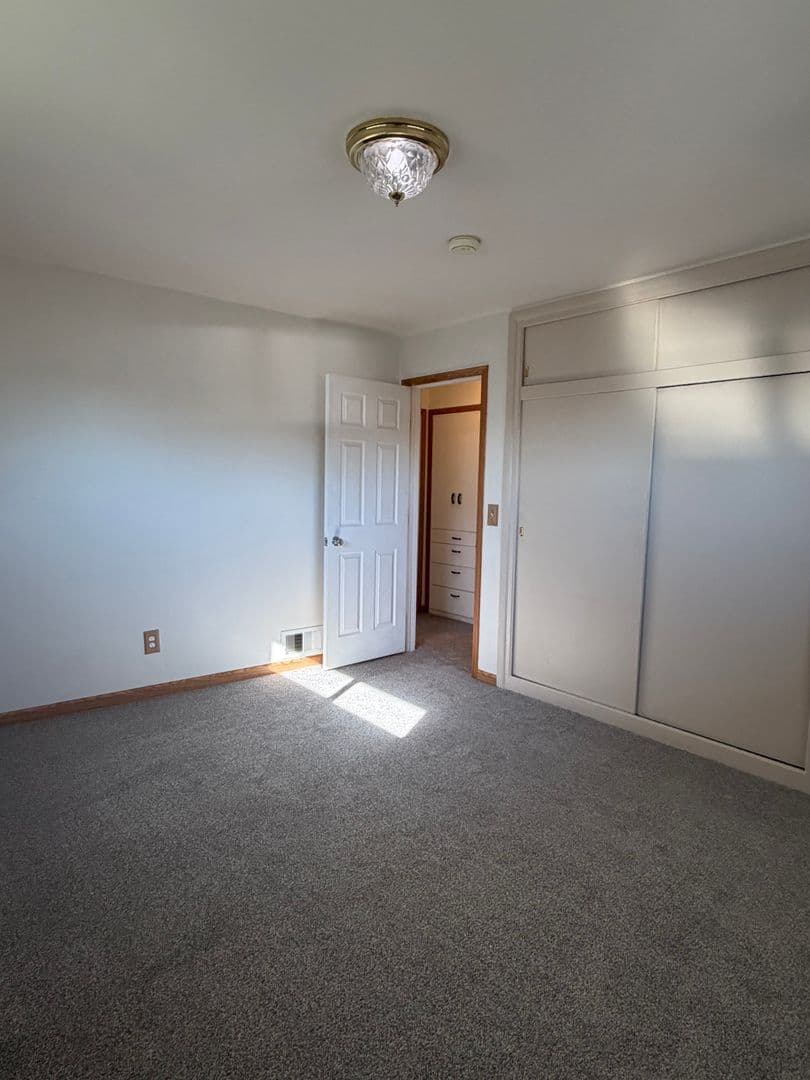 Billings House: 2414 Meadowood St.