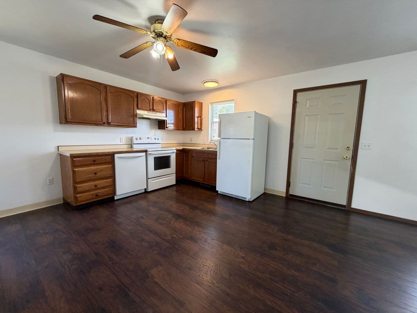 Billings House: 3390 Canyon Drive #C18