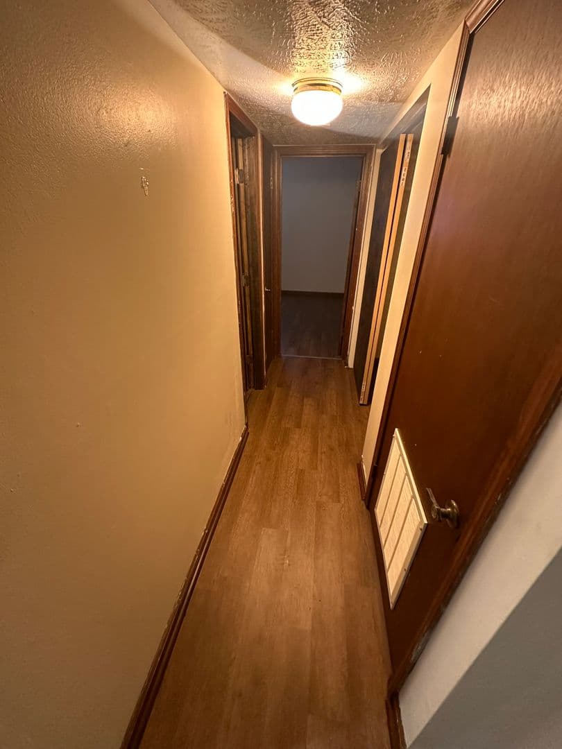 SALINA Apartment: 1409 E IRON