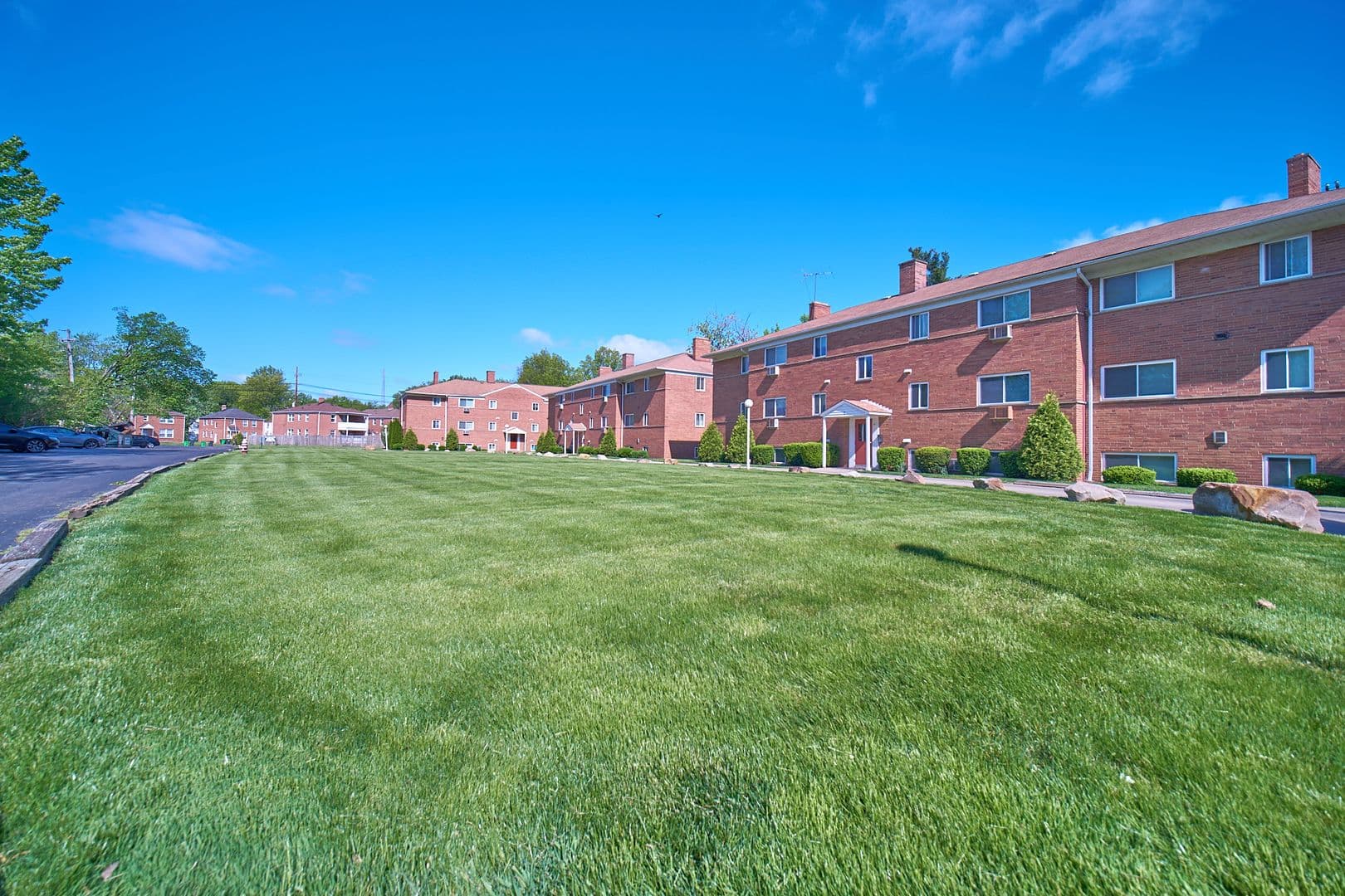 Euclid Apartment: 681 Babbitt Rd.