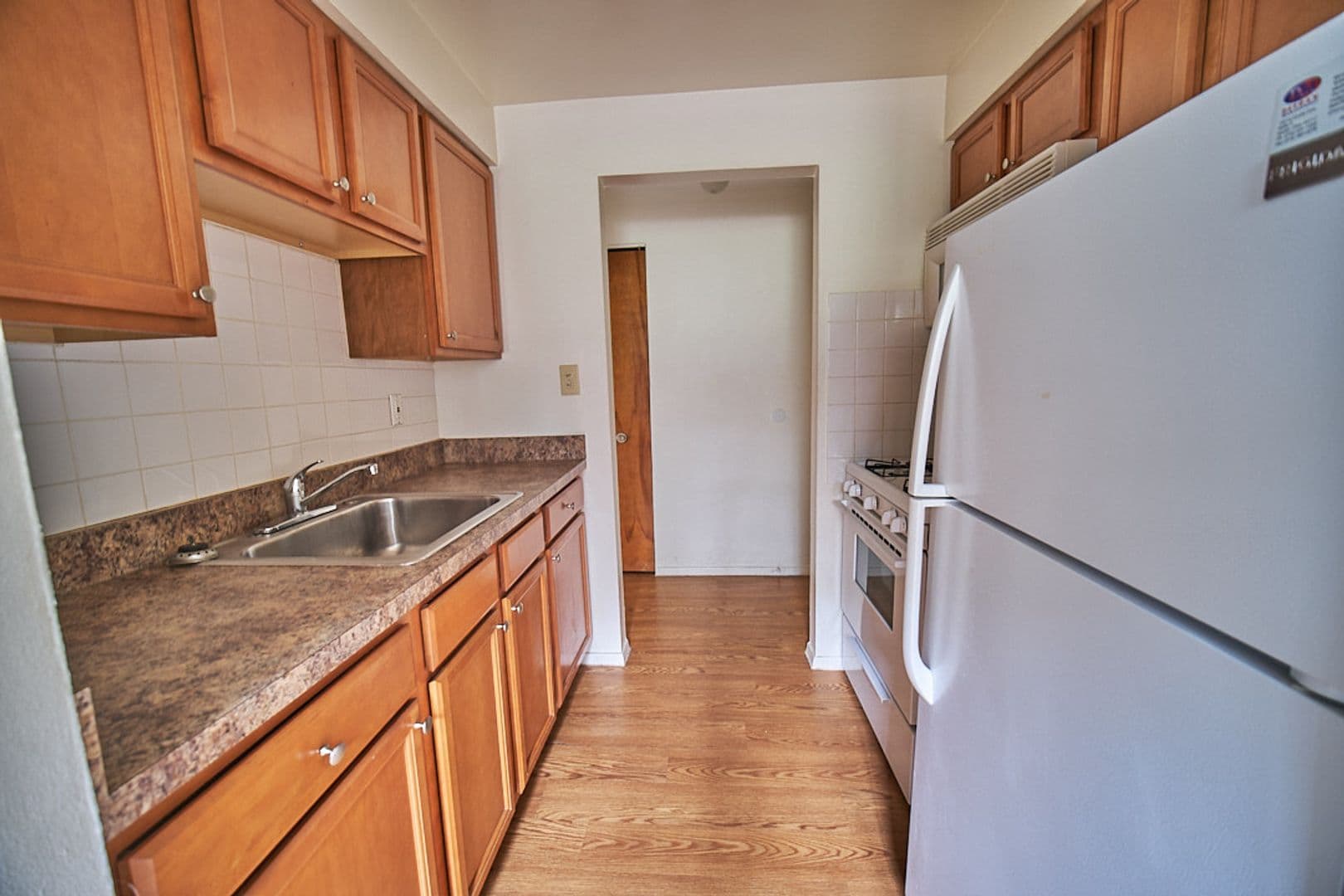 Euclid Apartment: 681 Babbitt Rd.
