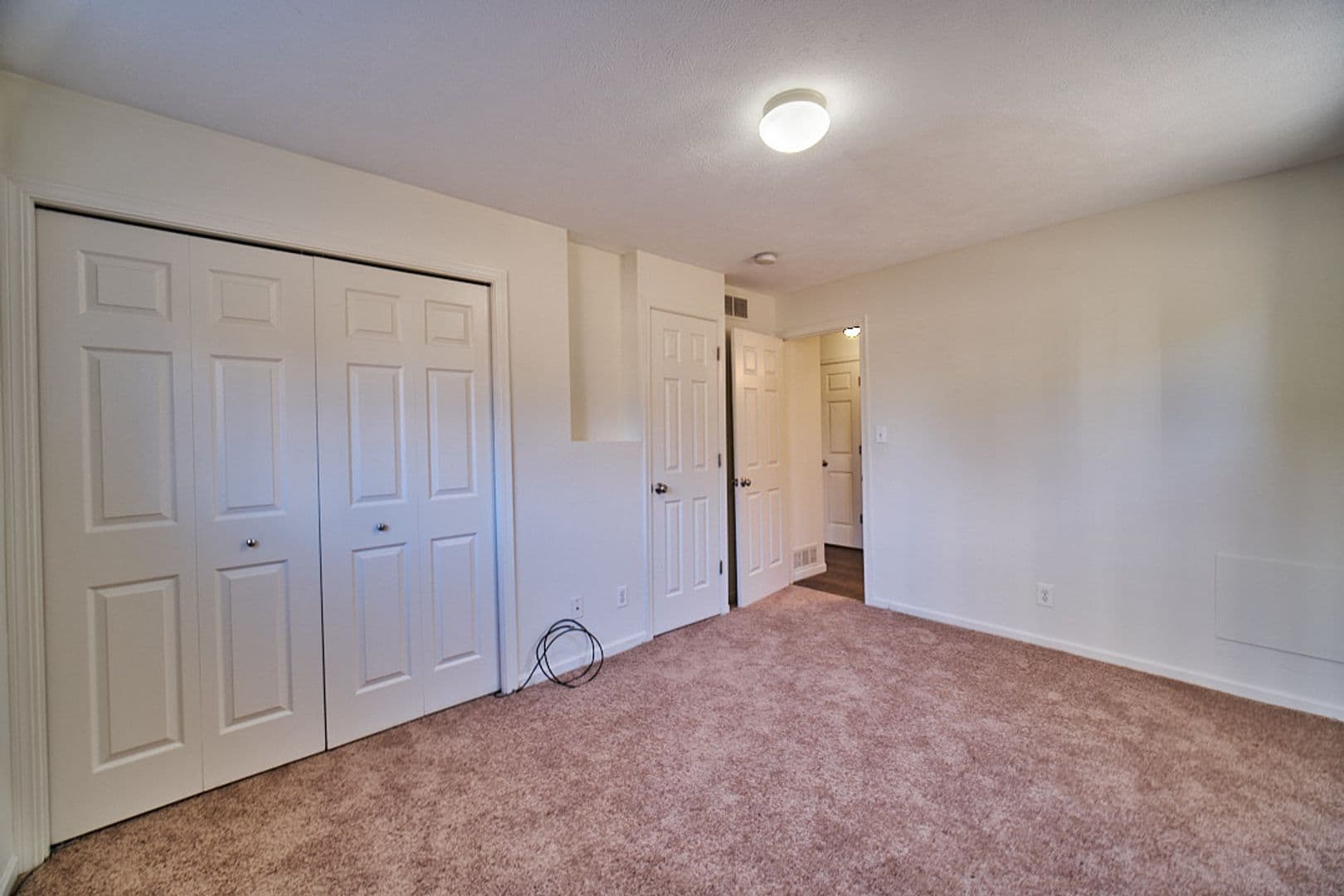 Euclid Apartment: 24350 Lakeshore Blvd.