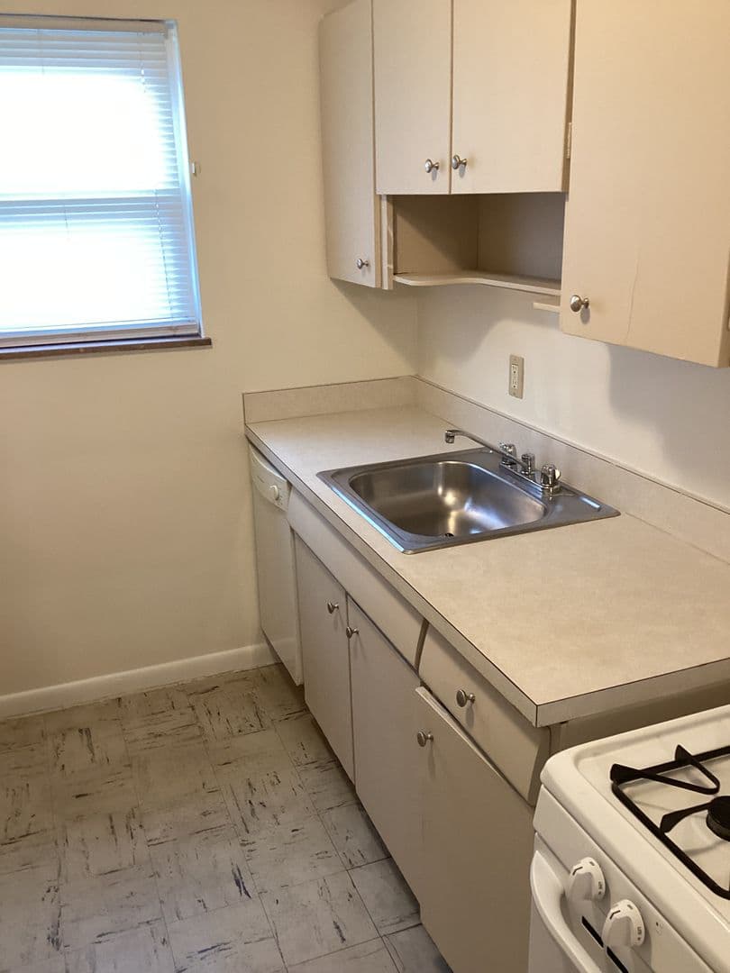 Euclid Apartment: 22450-22400 Euclid Ave.