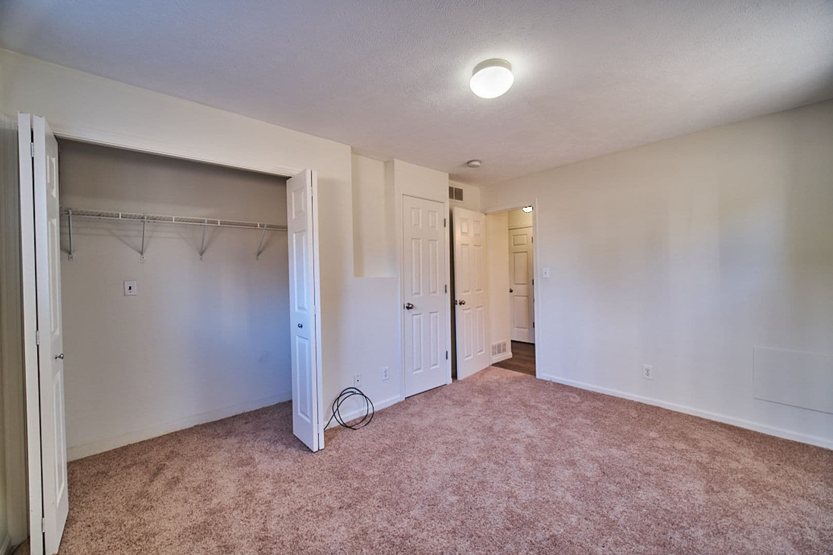 Euclid Apartment: 24350 Lakeshore Blvd.