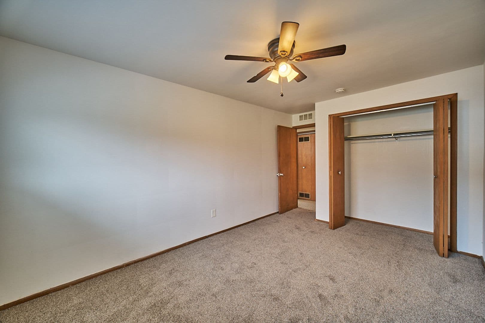 Euclid Apartment: 25701-25781 Lakeshore Blvd.