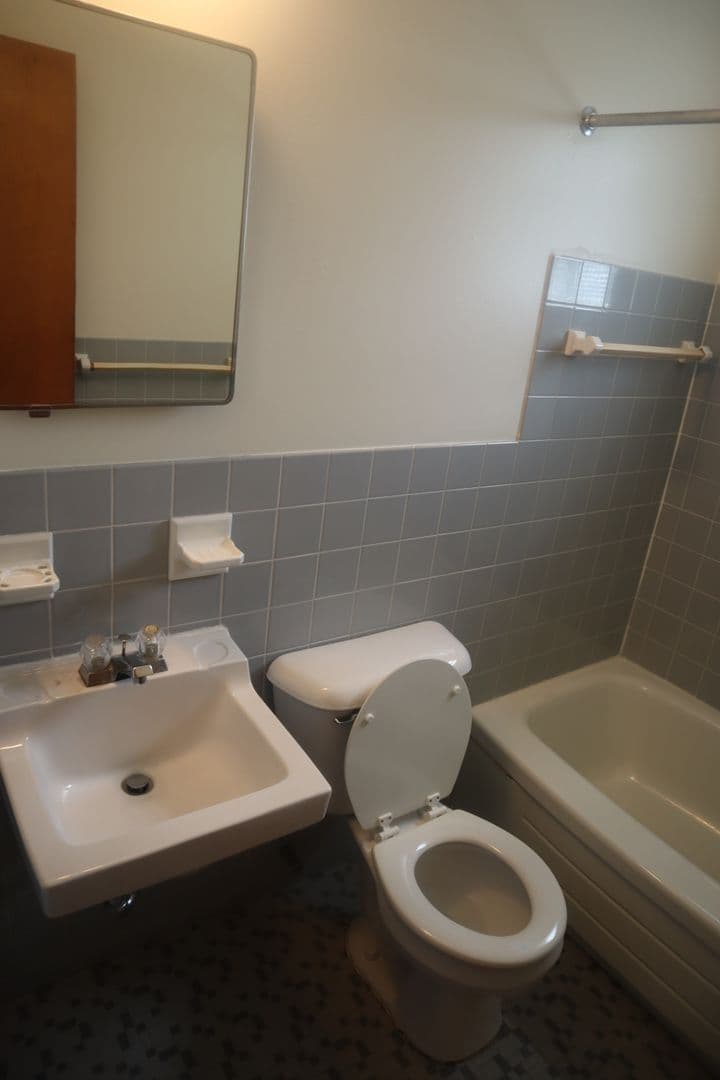 Cleveland Apartment: 19007 Bella Dr.