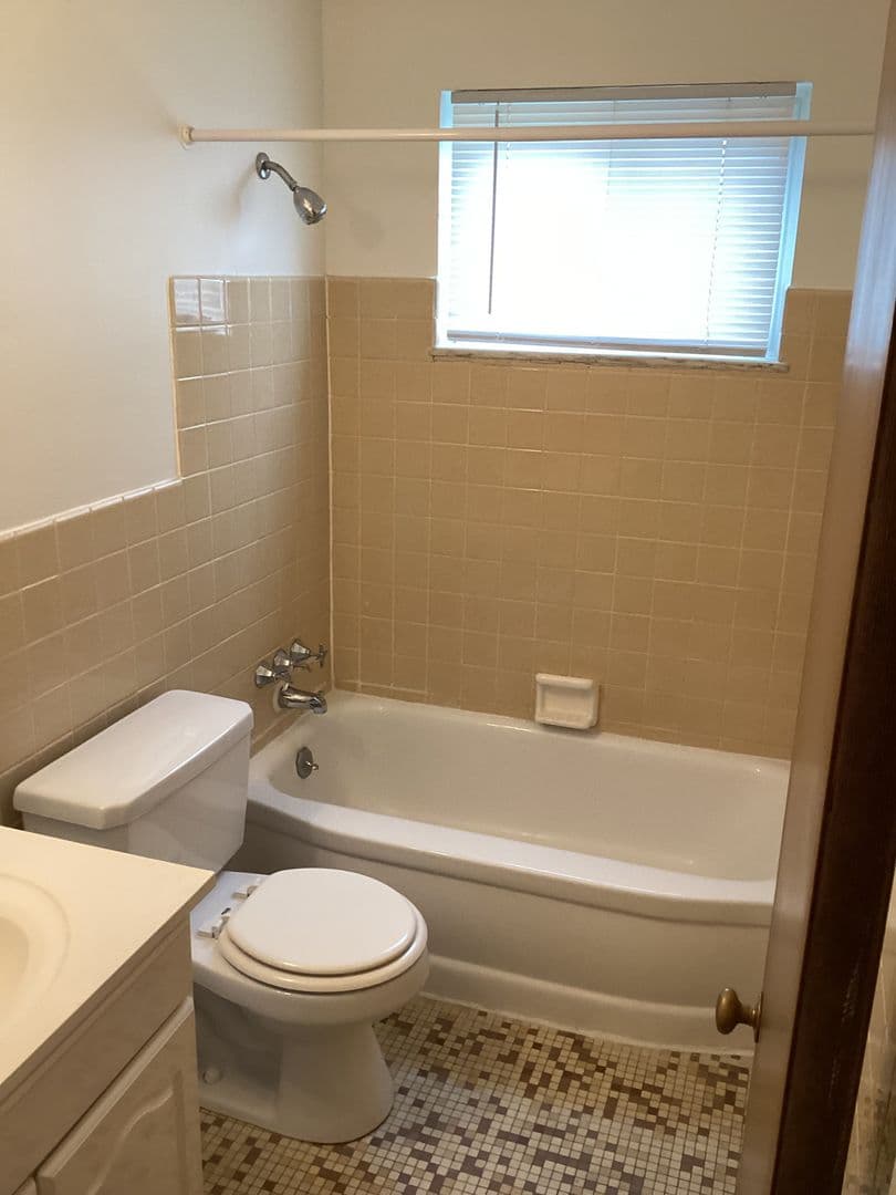 Euclid Apartment: 22450-22400 Euclid Ave.