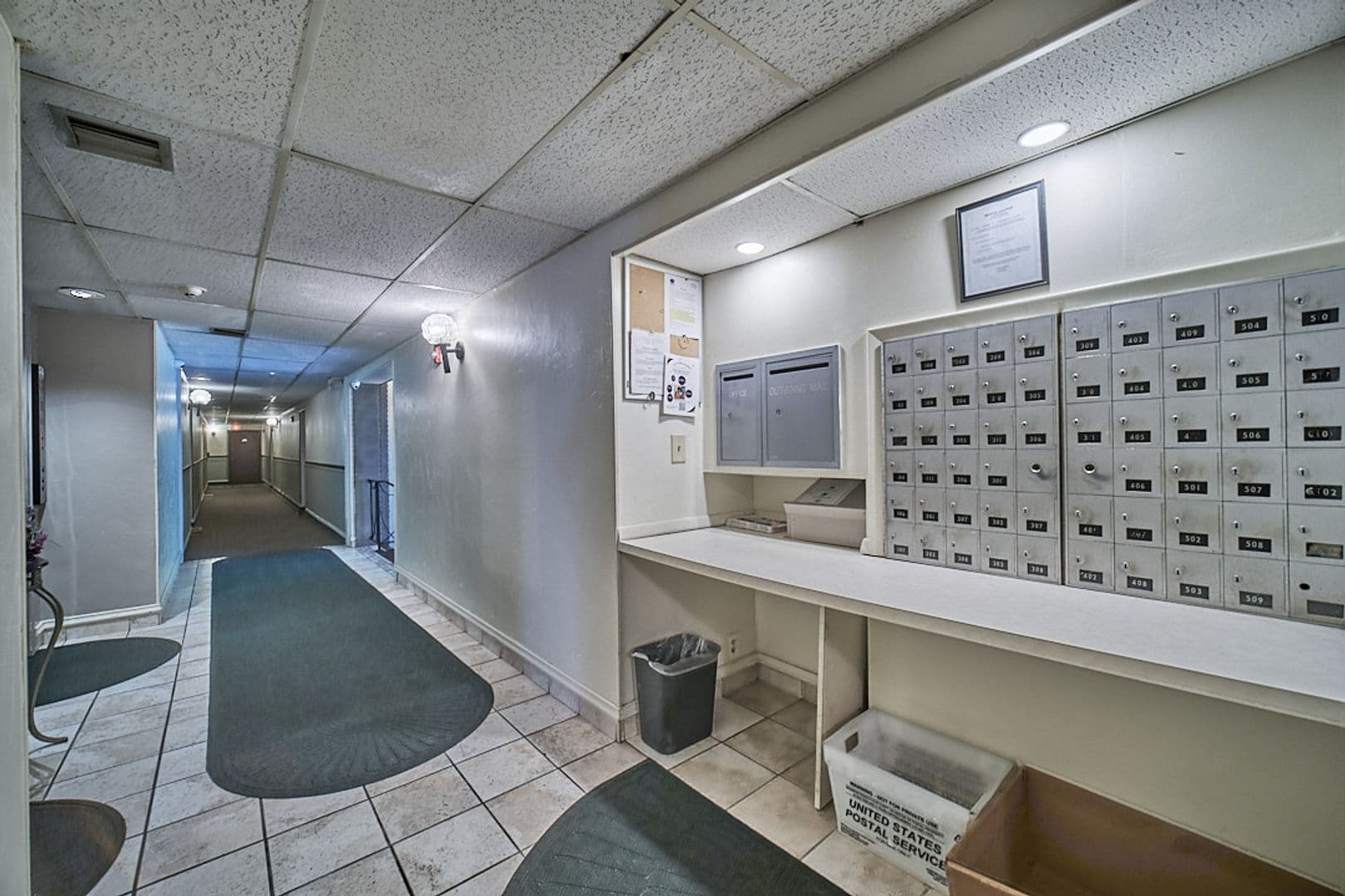 Euclid Apartment: 22230 Euclid Ave