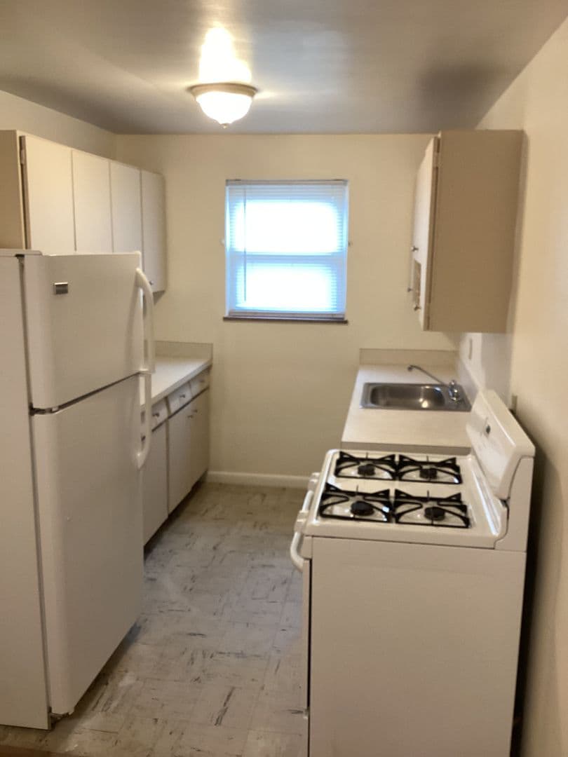 Euclid Apartment: 22450-22400 Euclid Ave.