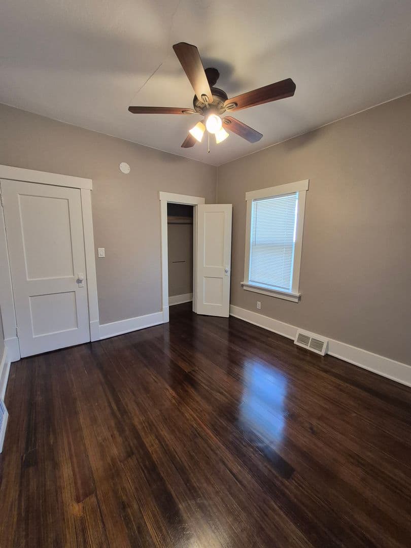 Omaha House: 4410 Cass St