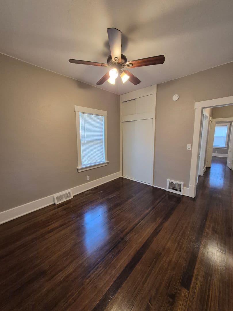 Omaha House: 4410 Cass St