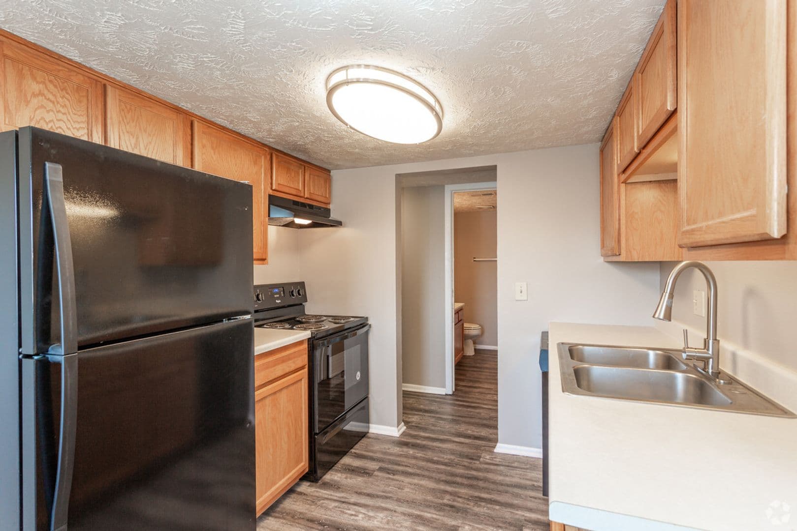 Omaha Apartment: 6516 N 64th Plaza