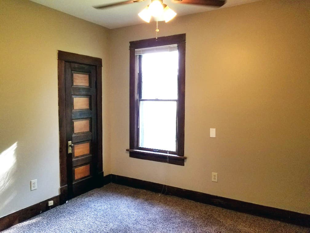 Omaha House: 2131 Drexel St