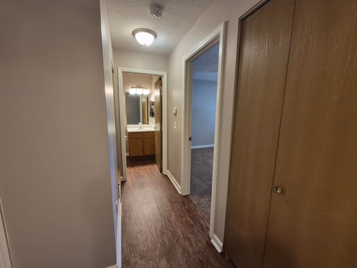 Omaha Apartment: 10526 Fort Plaza