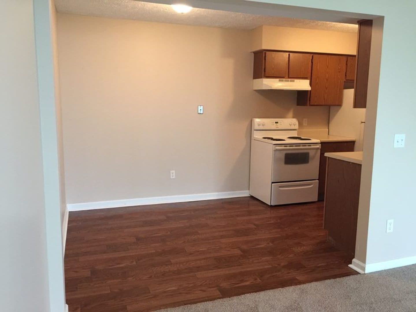 Omaha Apartment: 10526 Fort Plaza