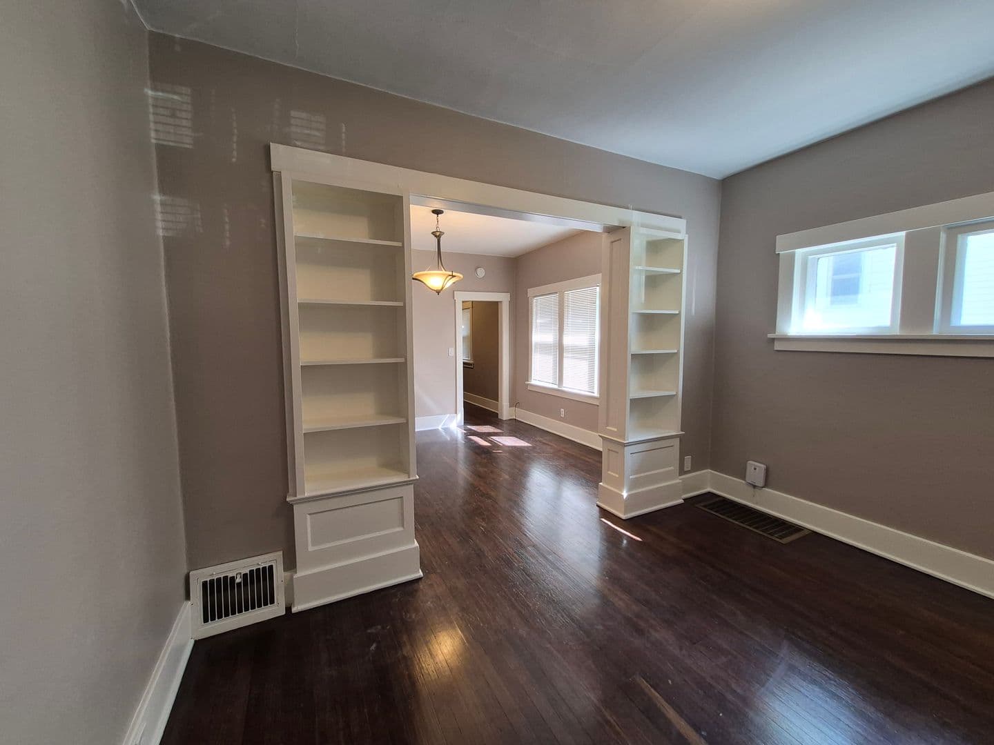 Omaha House: 4410 Cass St