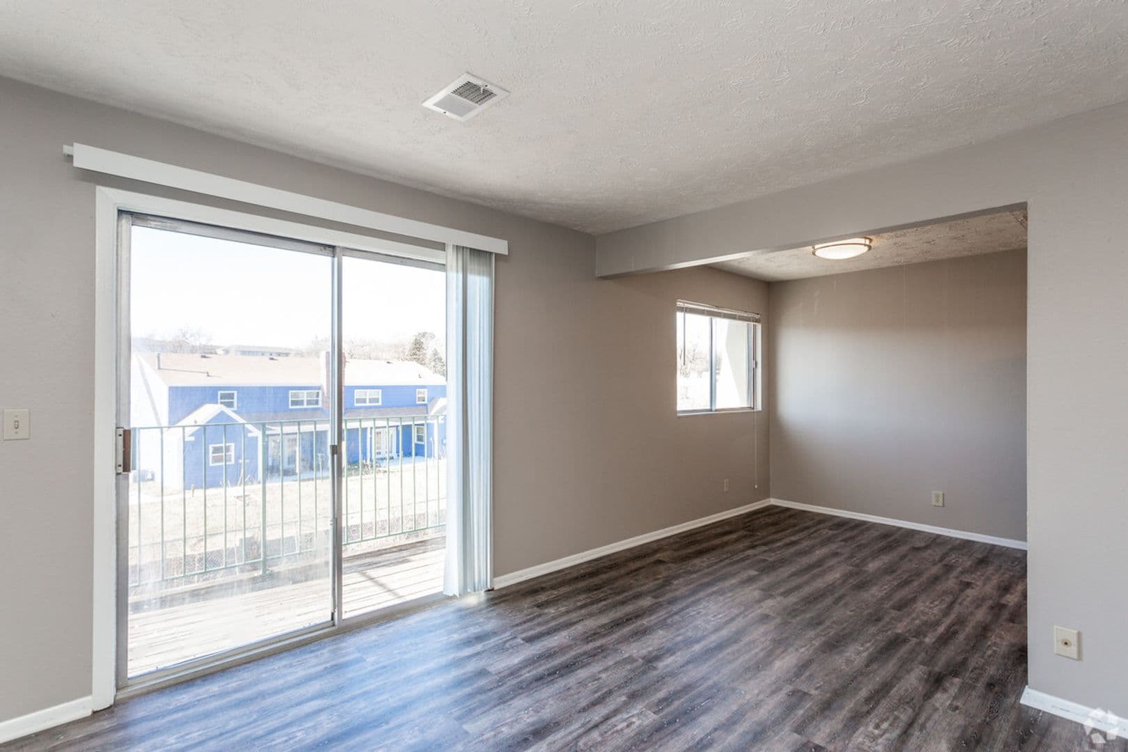 Omaha Apartment: 6516 N 64th Plaza