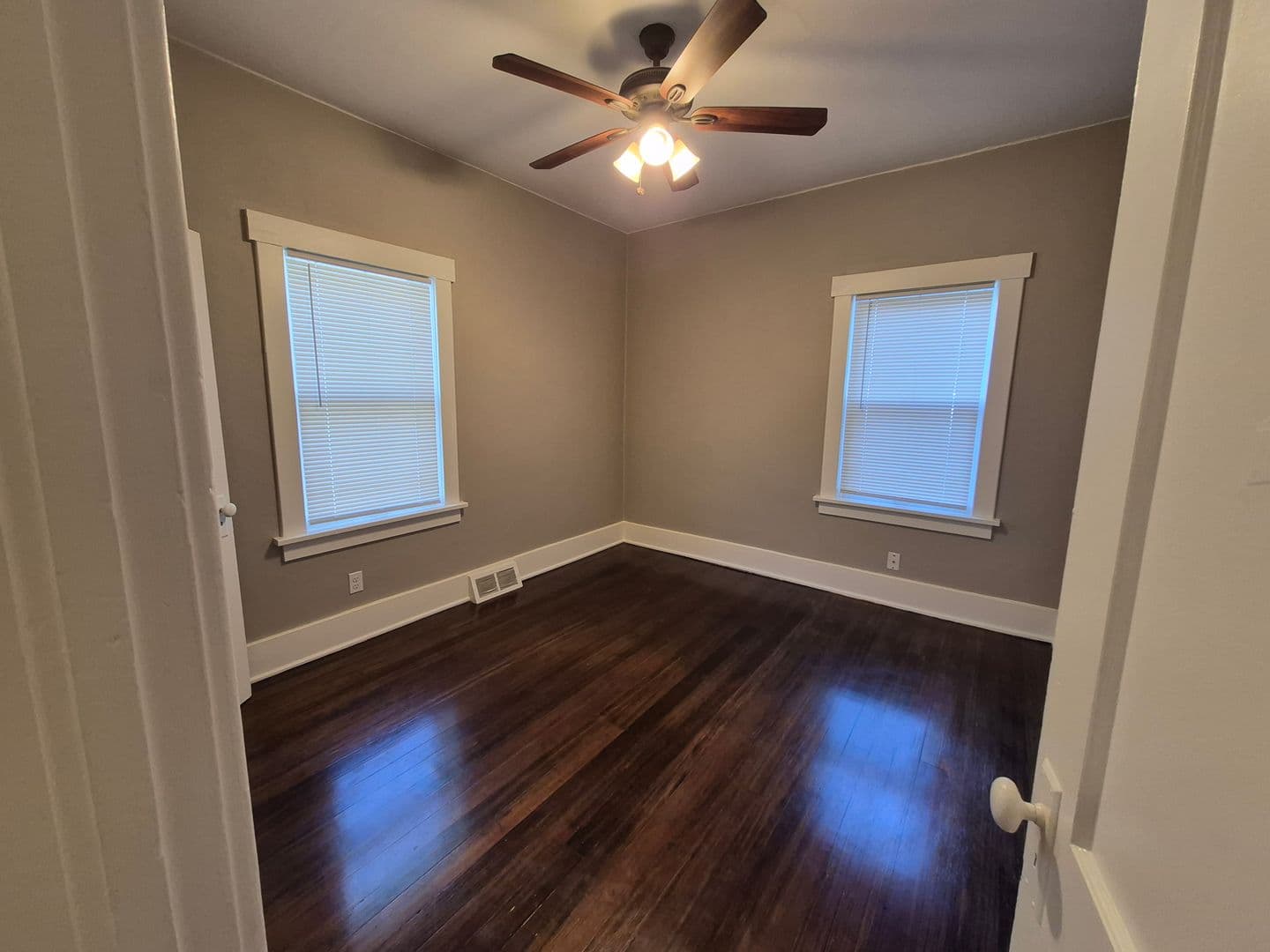 Omaha House: 4410 Cass St
