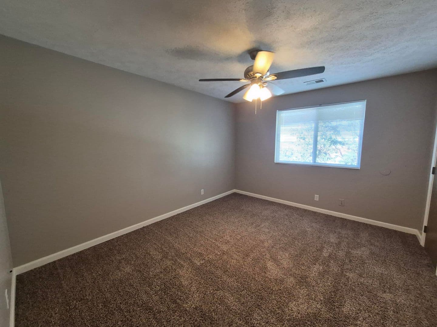 Omaha Apartment: 10526 Fort Plaza