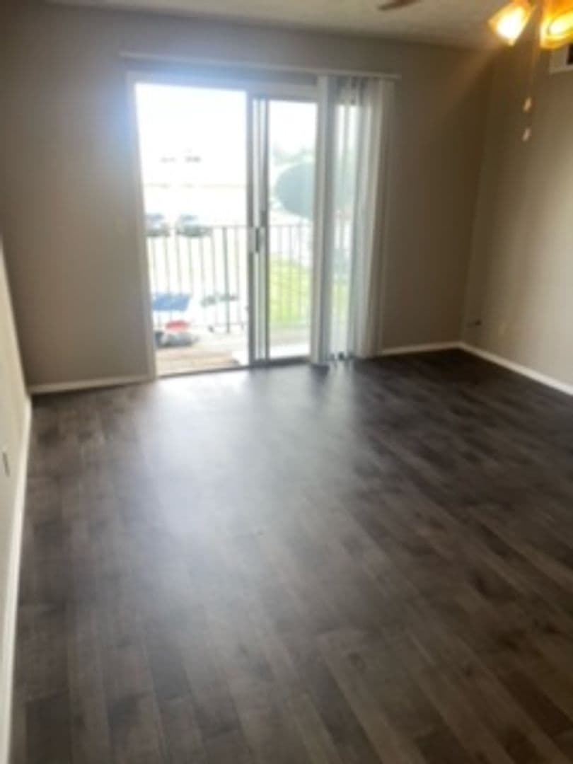 Omaha Apartment: 6516 N 64th Plaza