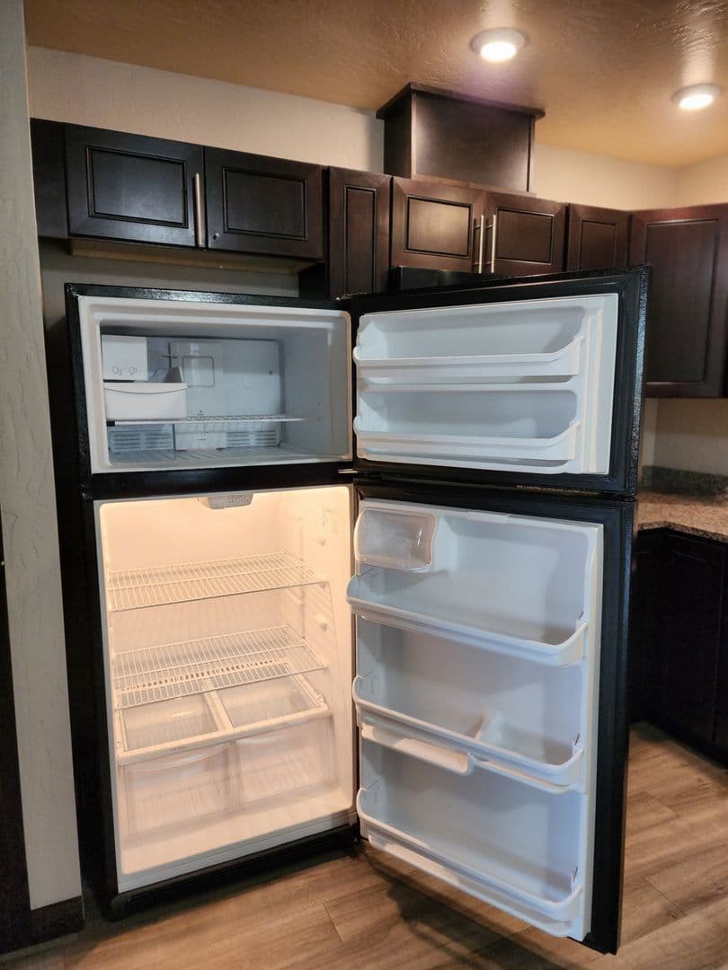 Airway Heights Apartment: 13824 W Bergen Dr