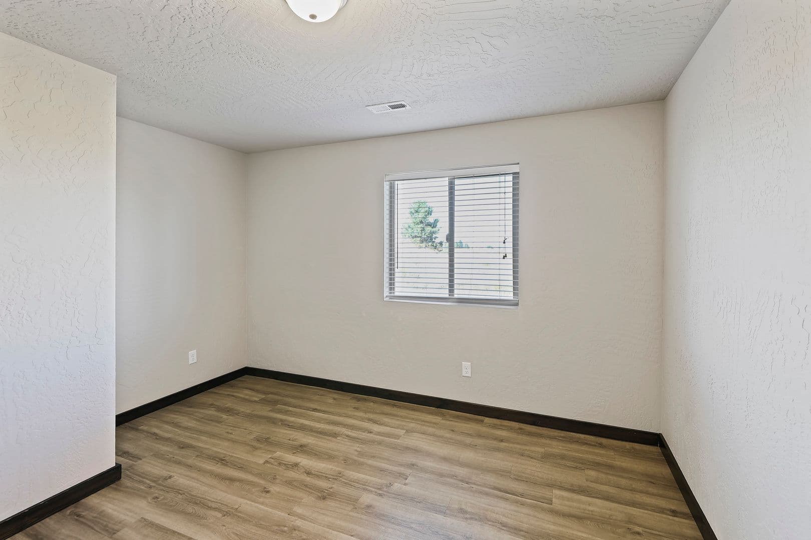 Airway Heights Apartment: 13830 W Bergen Dr