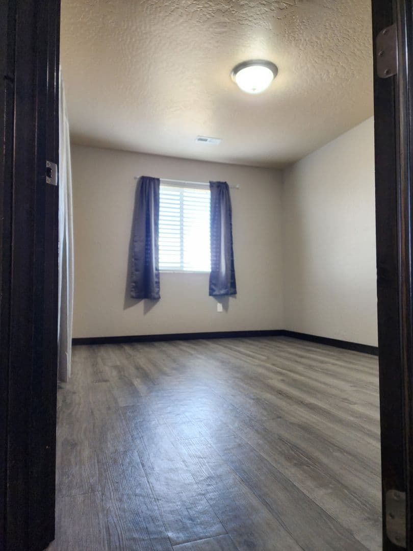Airway Heights Apartment: 13824 W Bergen Dr