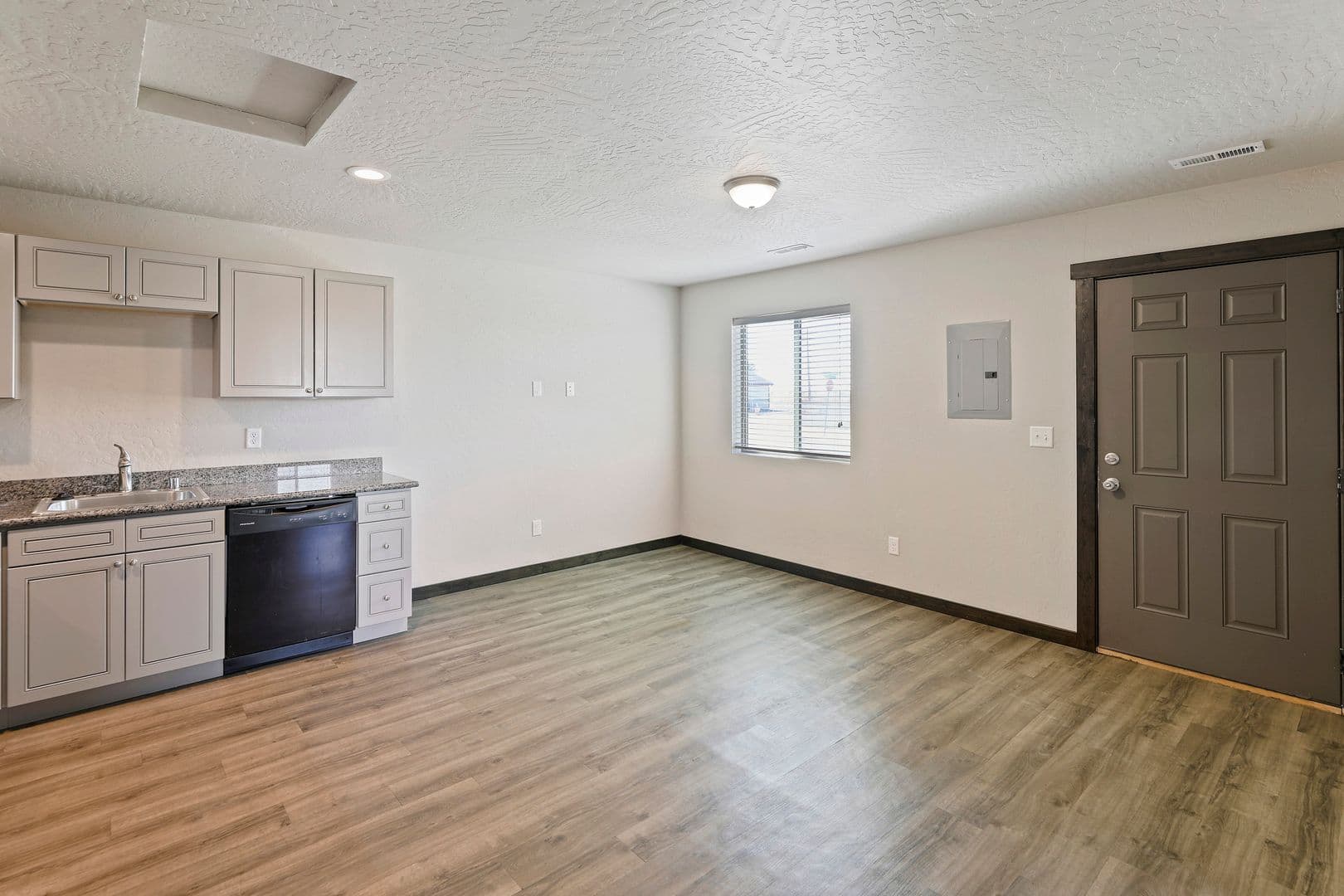 Airway Heights Apartment: 13830 W Bergen Dr