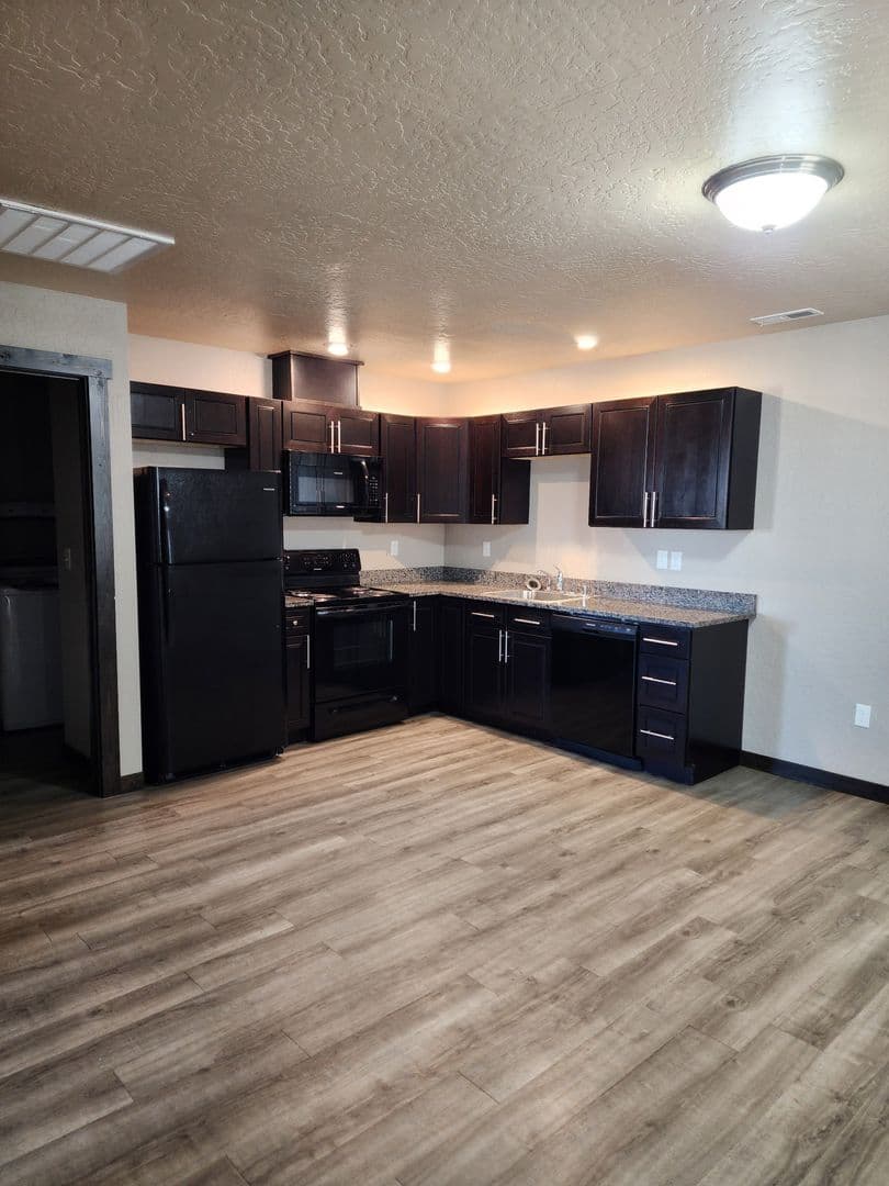 Airway Heights Apartment: 13824 W Bergen Dr