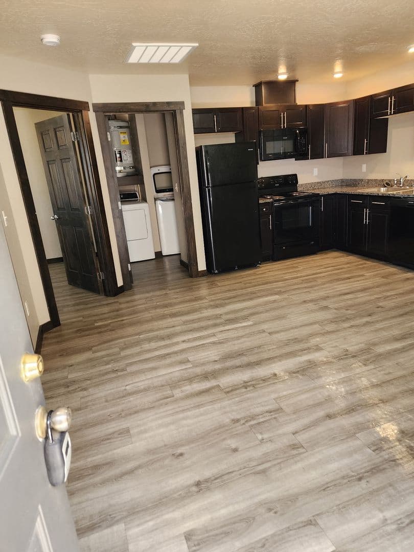 Airway Heights Apartment: 13824 W Bergen Dr