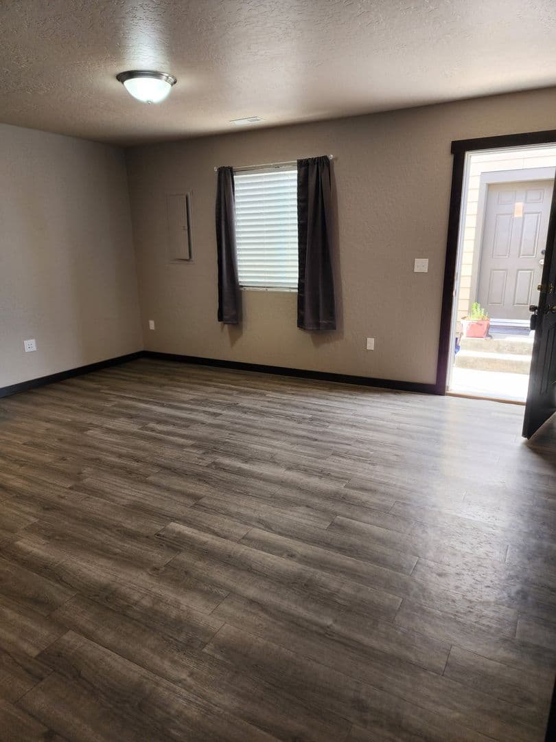 Airway Heights Apartment: 13824 W Bergen Dr