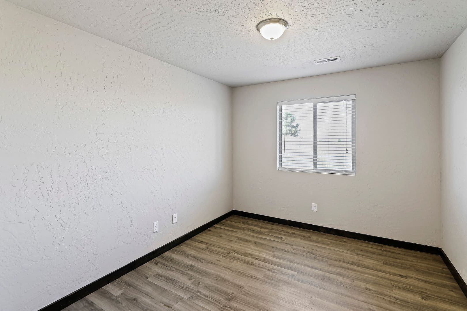 Airway Heights Apartment: 13830 W Bergen Dr