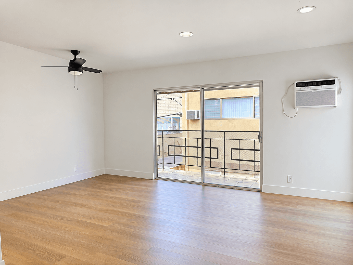 West Hollywood Apartment: 937 N. Orange Grove Ave