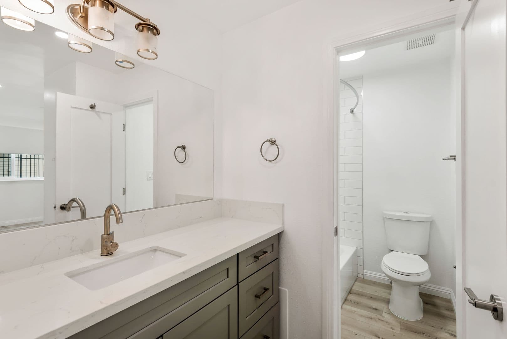Los Angeles Apartment: 1522 S. St Andrews Place