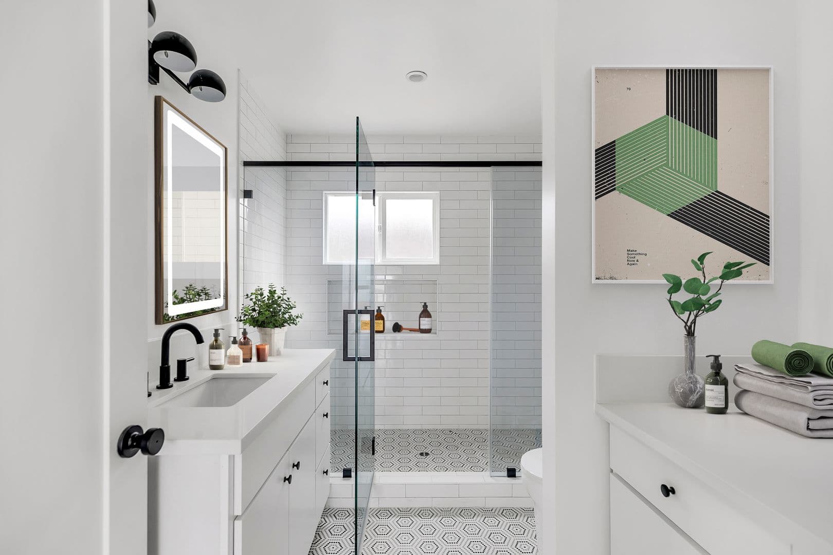 Los Angeles Apartment: 5606 Lexington Ave